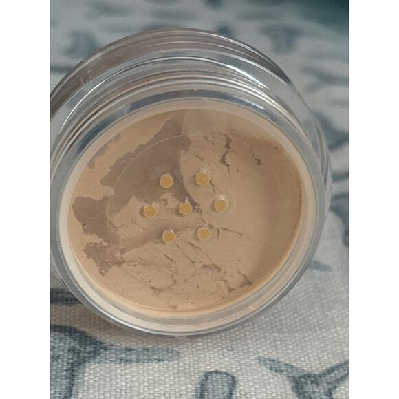 Loose Powder Bundle in shade Medium - Picture 8 of 8